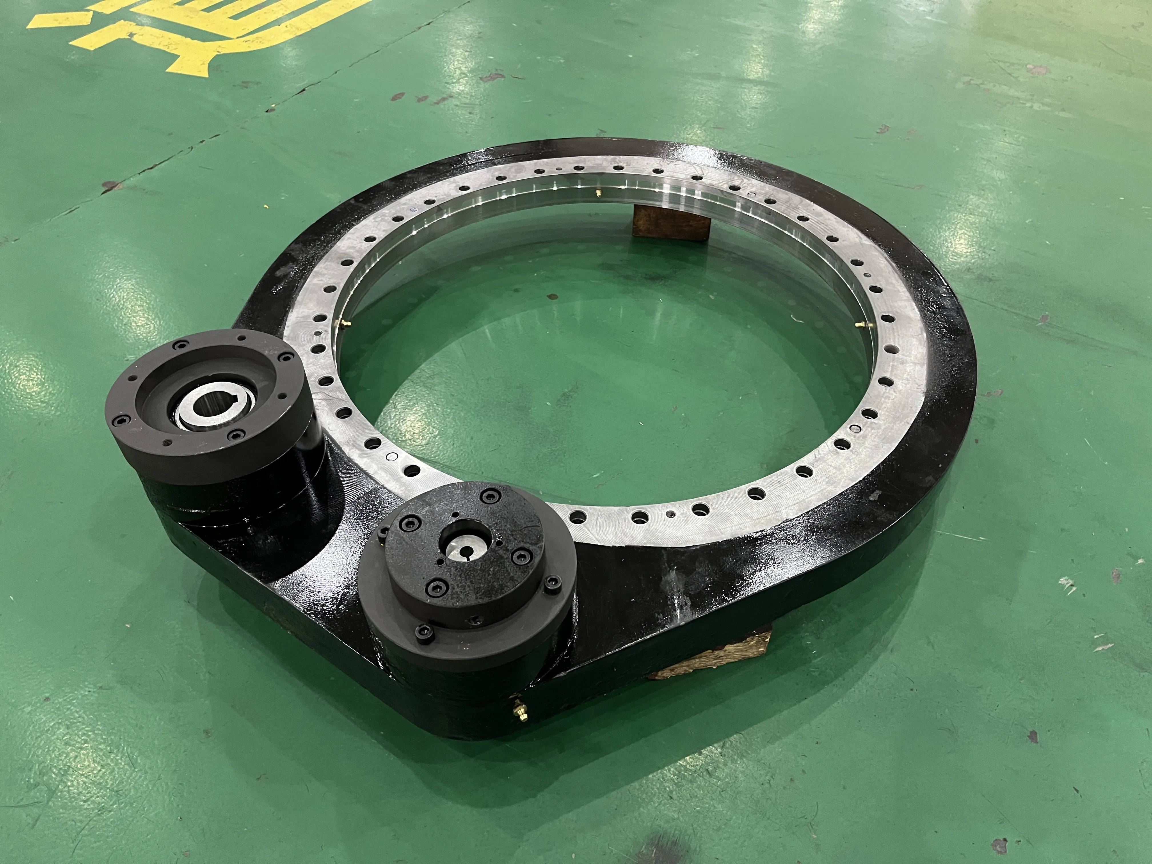 Spur‑Gear Slew Drive With Dual‑Axis & Encoder For Precision Rotary Equipment